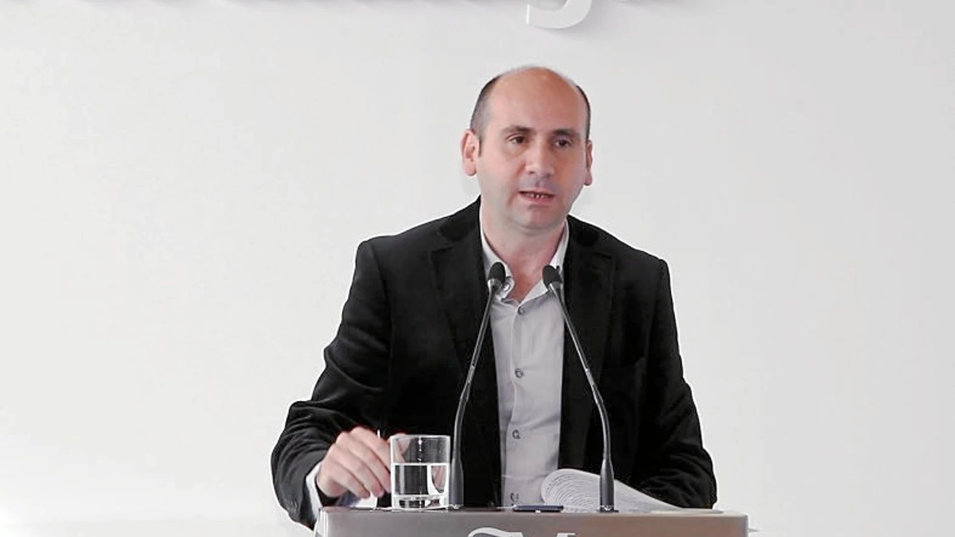 El secretario de Política Institucional del PSOE-A, Francisco Conejo