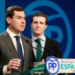 El presidente del PP, Pablo Casado, junto al candidato del PP a la Junta, Juanma Moreno, durante la rueda de prensa tras la reunión del Comité Ejecutivo Nacional / Foto: Efe
