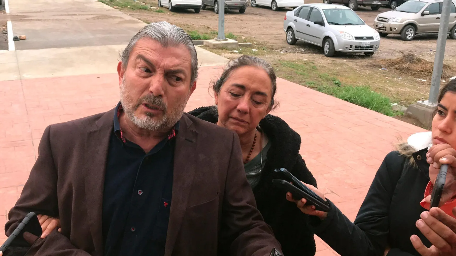 Jorge Fernandez y Adriana González, padres de Jorge Fernández Jr., declarado culpable hoy de feminicidio. EFE/Alfredo Martínez