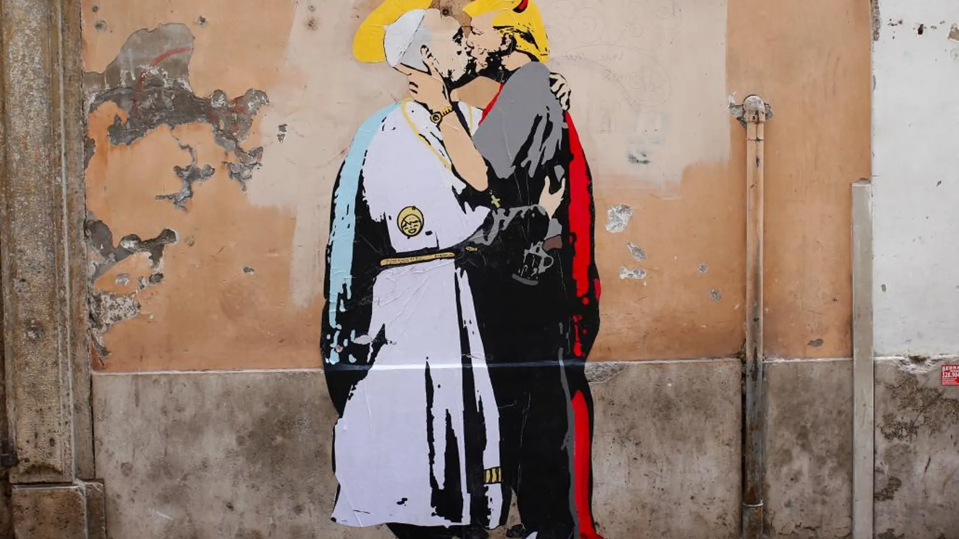 El polémico beso entre el Papa Francisco y Trump cerca del Vaticano