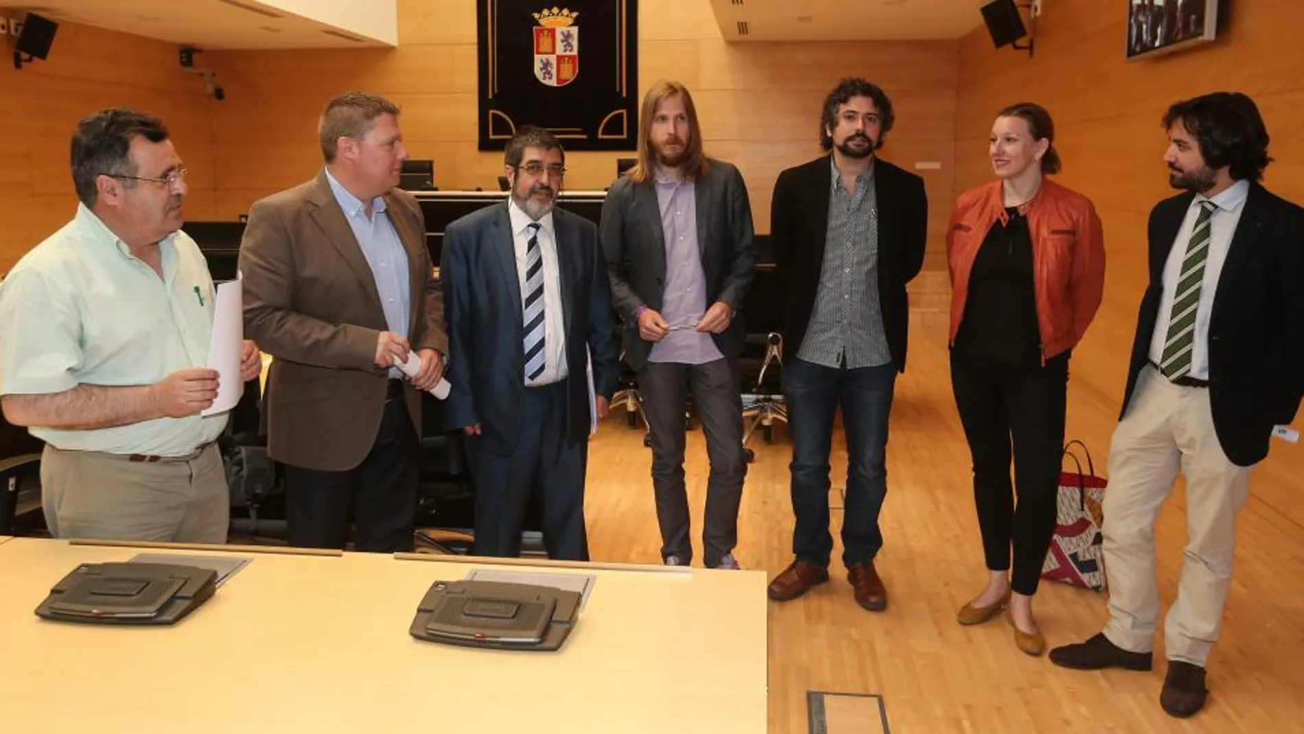 De izq. a drcha. Martín Benito, Álvarez, Mitadiel, Fernández, Sarrión, Blanco y García tras crearse la comisión