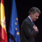 Juan Manuel Santos, al recoger el premio Nueva Economía Forum en el Teatro Real de Madrid