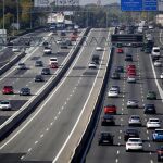 Las horas más desfavorables para viajar serán entre las cuatro de la tarde y las diez de la noche de hoy viernes, y entre las nueve de la mañana y la una de la tarde del sábado