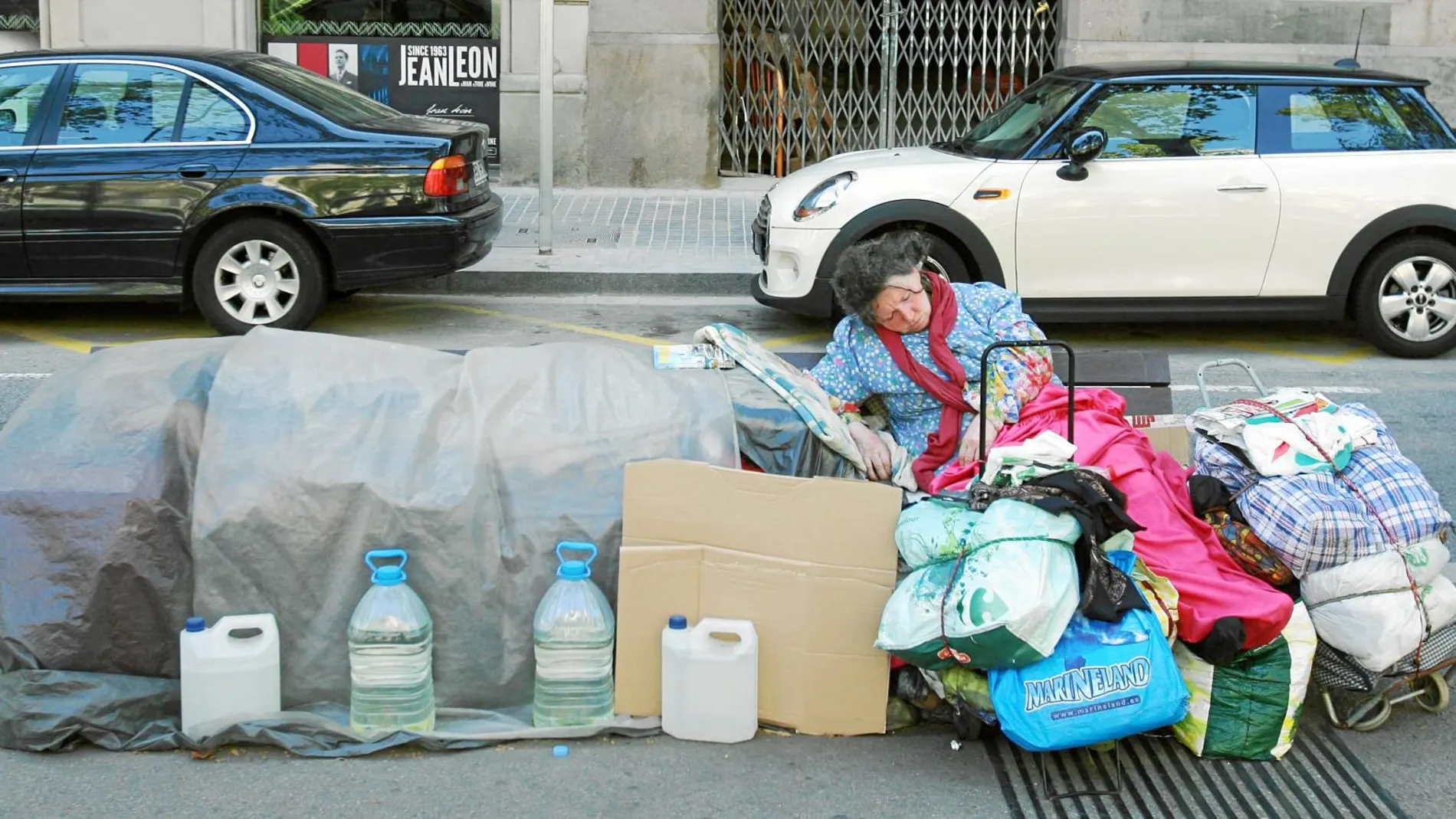 En Barcelona se calcula que unas 1.000 personas duermen habitualmente en la calle