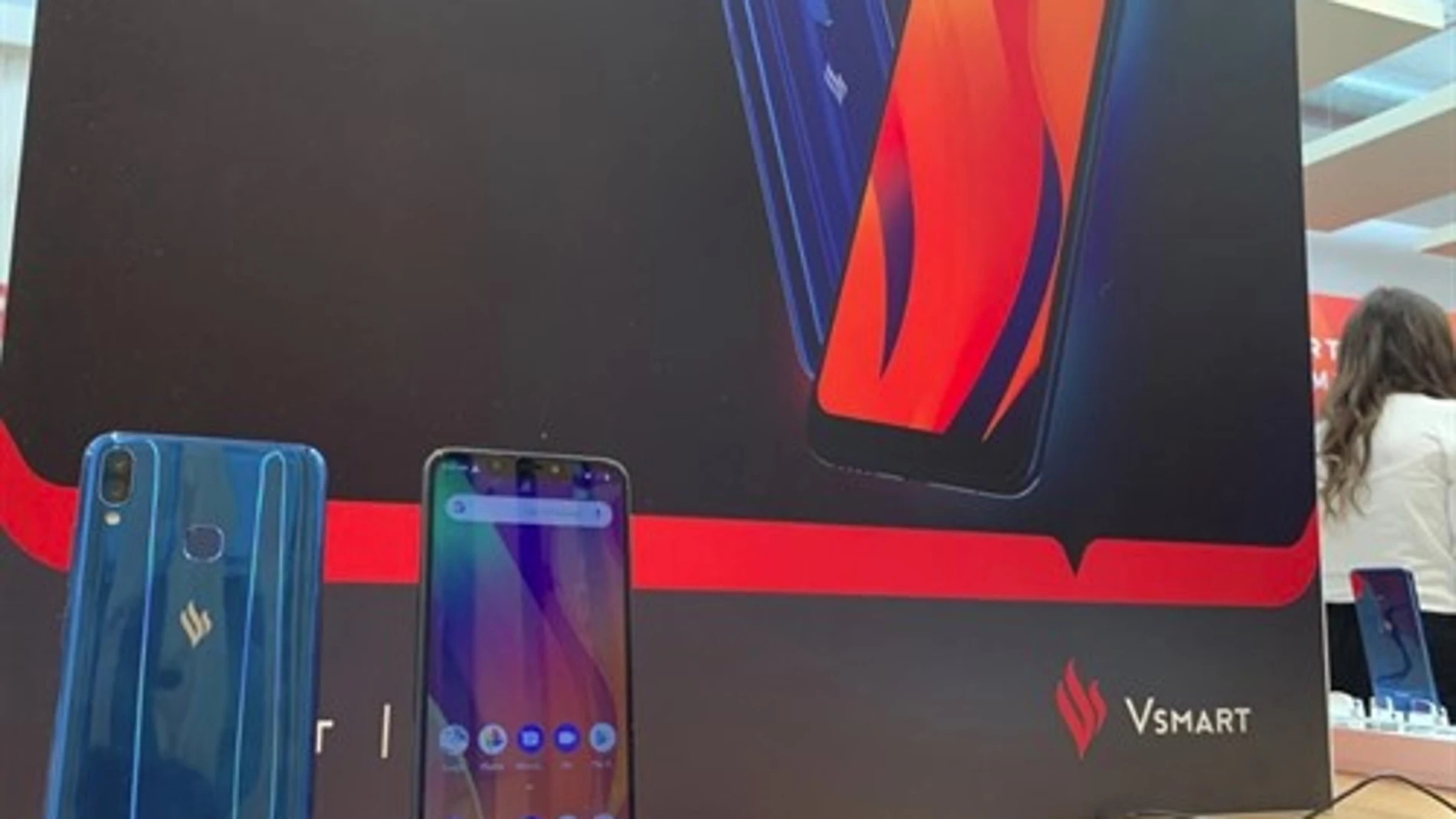 Dos de los nuevos modelos de móvil de Vsmart / Portaltic