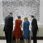 El Rey Felipe VI y la Reina Letizia inauguran la exposición de los 40 años de las primeras elecciones