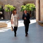 Imagen de una reunión de trabajo del president Quim Torra y la consellera de Cultura Laura Borràs Palau de la Generalitat