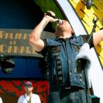 El cantante puertorriqueño Manny Manuel ha sido “desalojado del escenario” del Carnaval de Las Palmas de Gran Canaria al ser “incapaz de ofrecer en condiciones más allá de una canción”