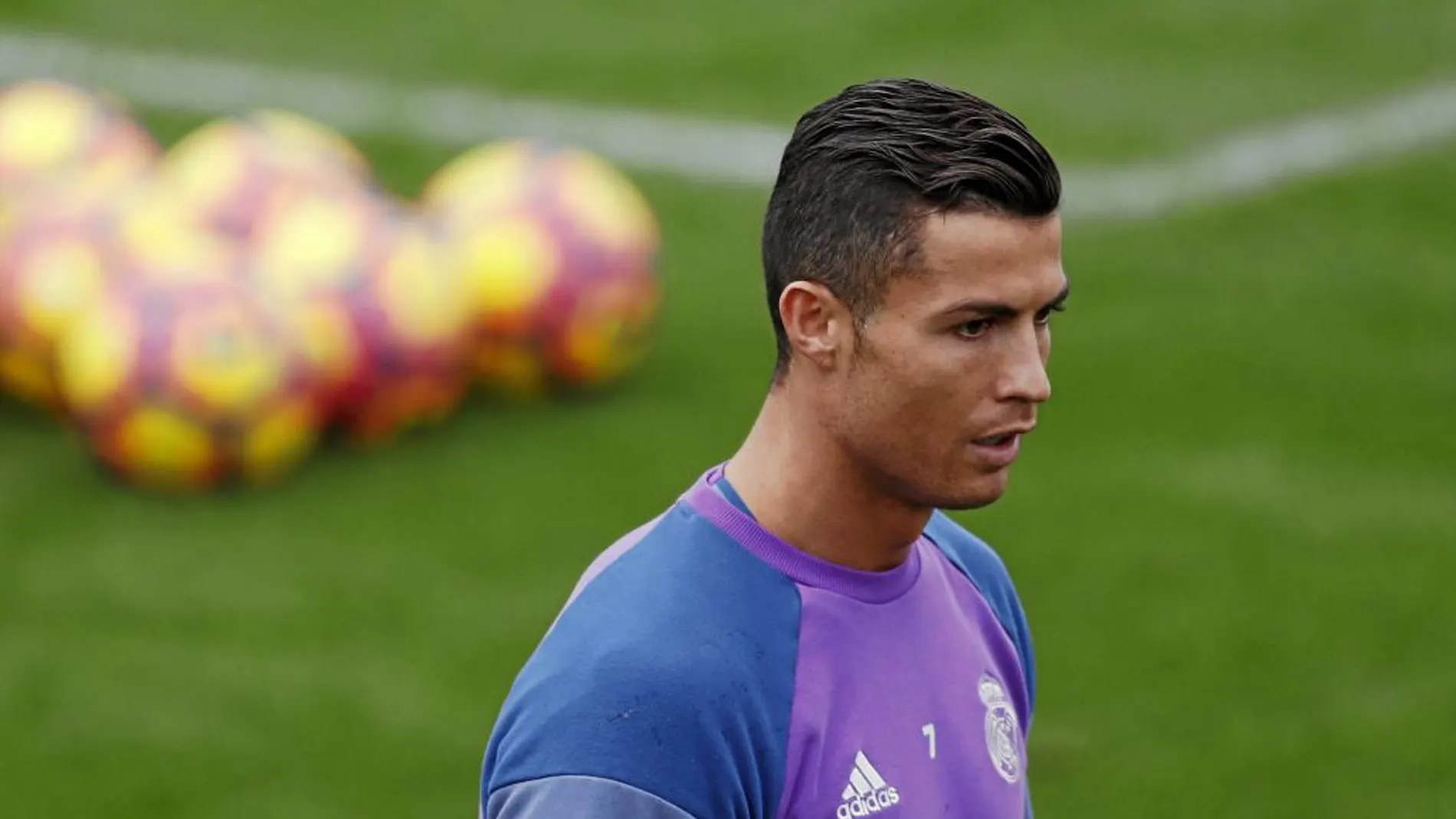 Cristiano Ronaldo, en el entrenamiento de ayer del Real Madrid