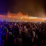  18.000 personas llenan la Plaza de España con motivo del concierto de Manuel Carrasco