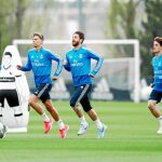 Nacho, Ceballos, Llorente, Ramos, Odriozola, Luca y Marcelo hicieron ejercicios de recuperación ayer en Valdebebas tras jugar el domingo ante el Huesca. Foto: REALMADRID.COM