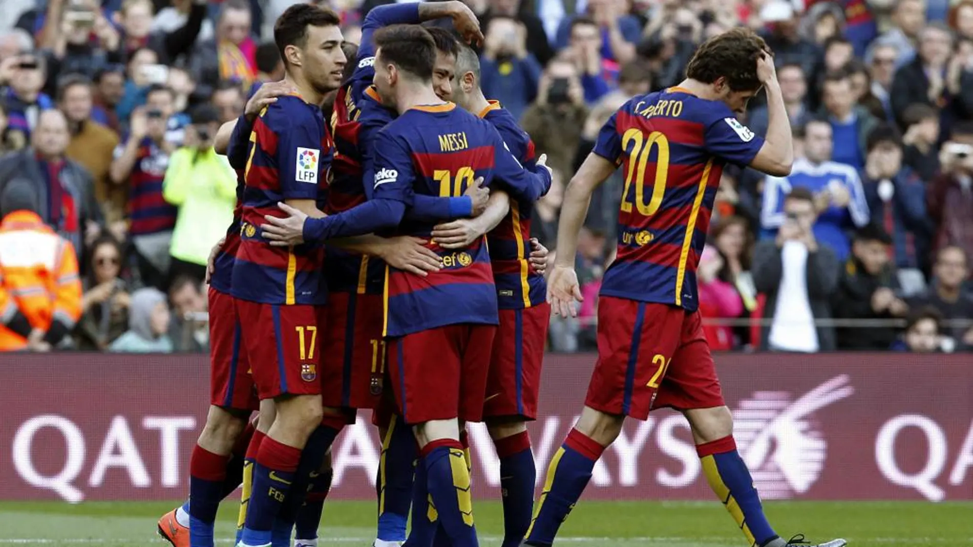 Los jugadores del FC Barcelona celebran el quinto gol de su equipo, de Neymar, ante el Getafe C