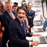 El consejero de Fomento y Medio Ambiente, Juan Carlos Suárez-Quiñones, presenta la ruta del Ciberbús Digital por la provincia de León, otra forma de acercar las nuevas tecnologías a los pueblos