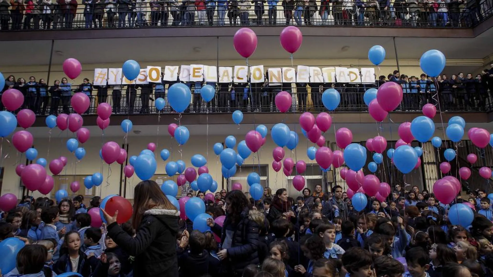 «SOY DE LA CONCERTADA». Unos 400 colegios adscritos a Escuelas Católicas de Andalucía leyeron un manifiesto en defensa de este modelo educativo ante el cierre de unidades