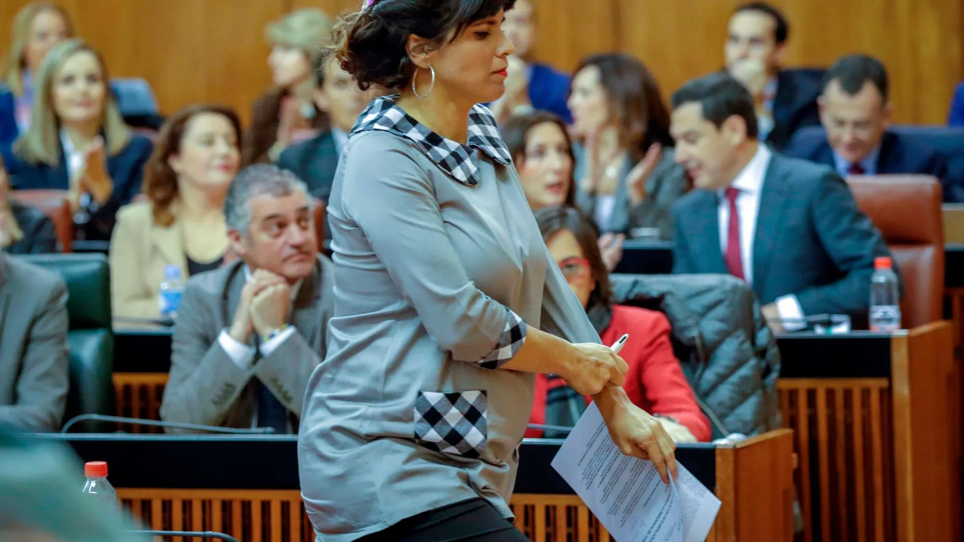 La portavoz de Adelante Andalucía, Teresa Rodríguez, momentos antes de una de sus intervención en el debate/Foto: Efe