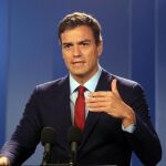 El secretario general del Partido Socialista Obrero Español (PSOE), Pedro Sánchez, en declaraciones en Lima