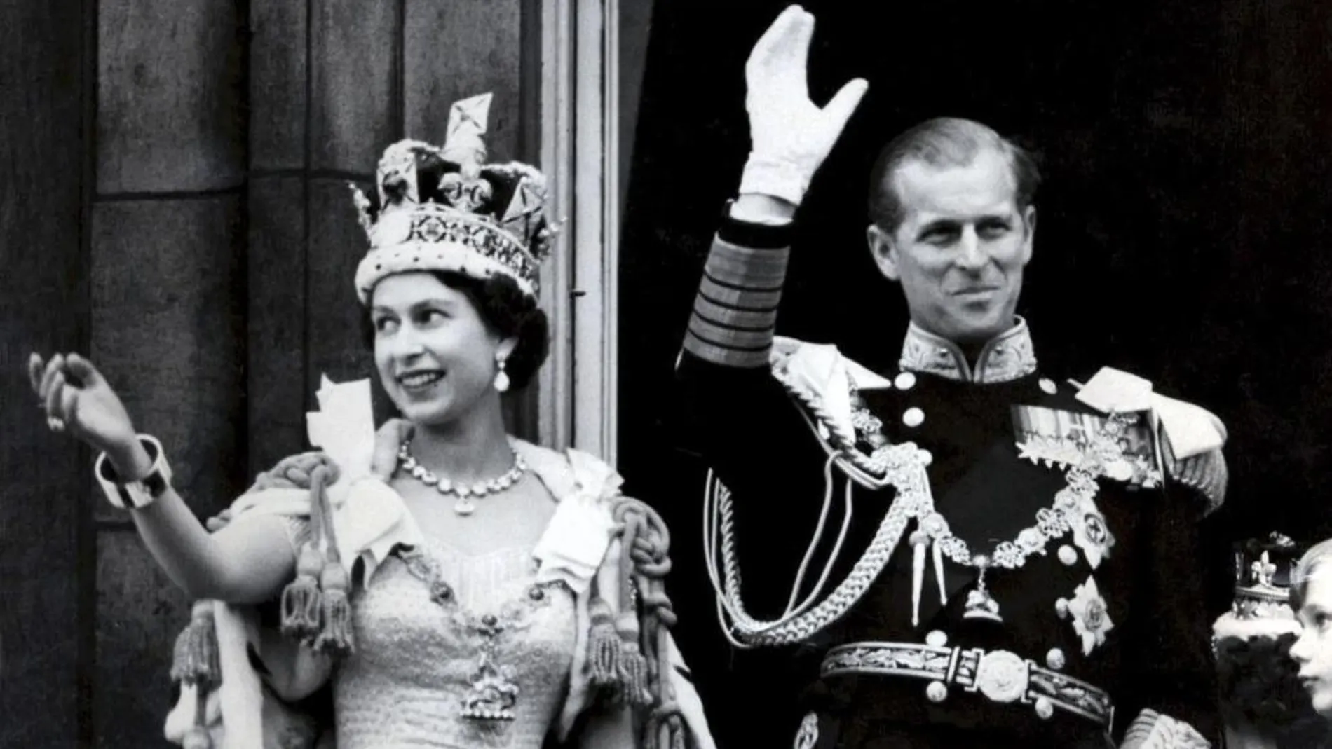 Isabel II y su marido el día de la coronación en 1953