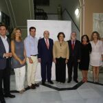Numerosas autoridades políticas de Sevilla y la comunidad acudieron a la presentación en sociedad en el Ateneo / Foto: Ke-Imagen