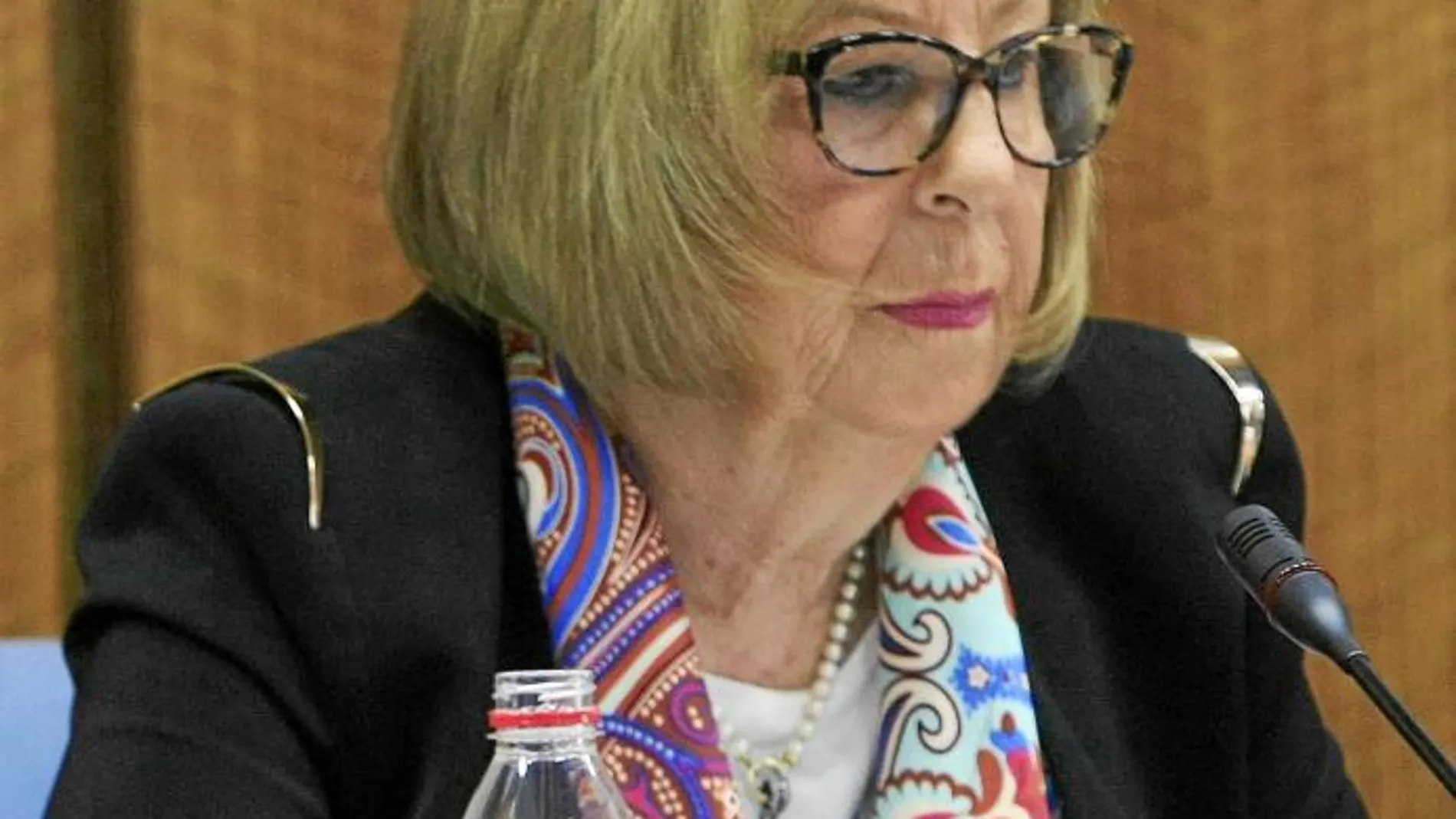 Adelaida de la Calle, en comisión