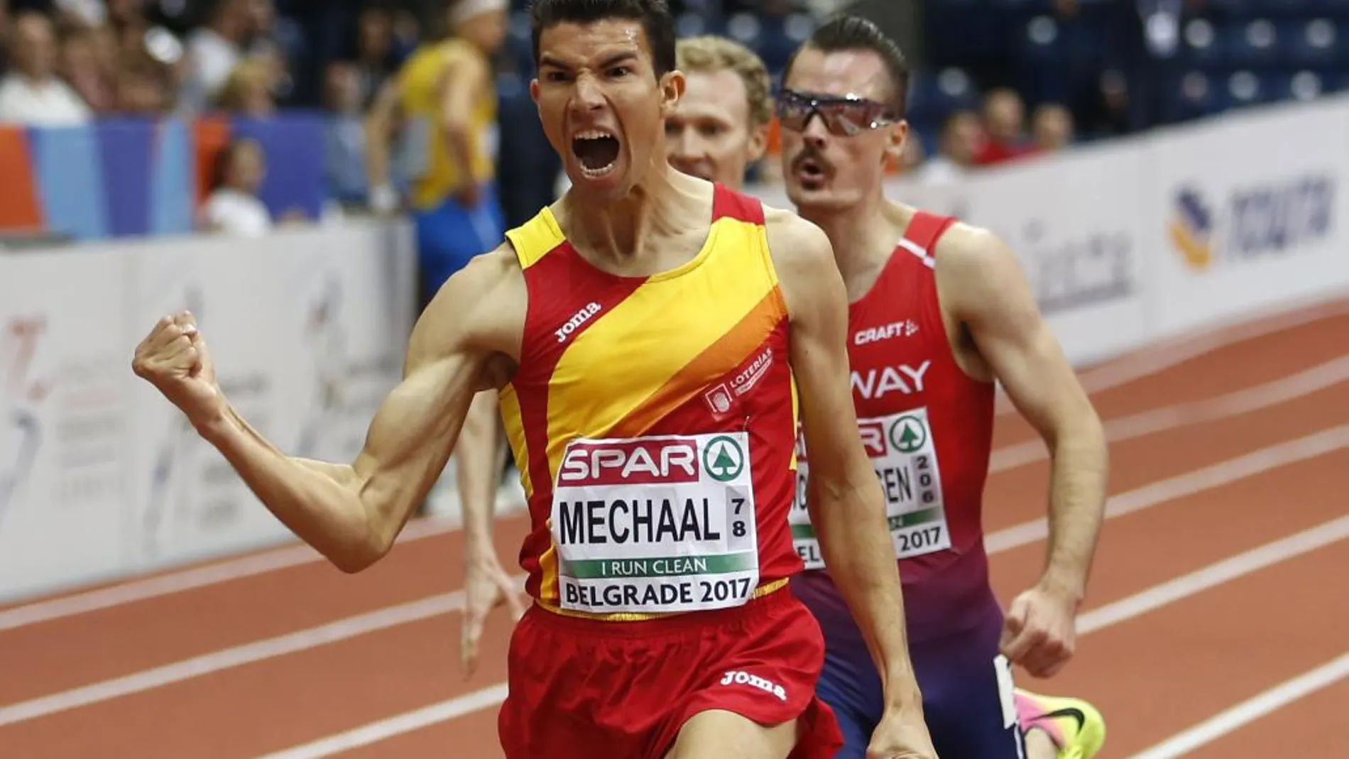 Adel Mechaal celebra la victoria hoy en Belgrado.