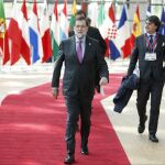El presidente del Gobierno, Mariano Rajoy, a su llegada a la cumbre extraordinaria.