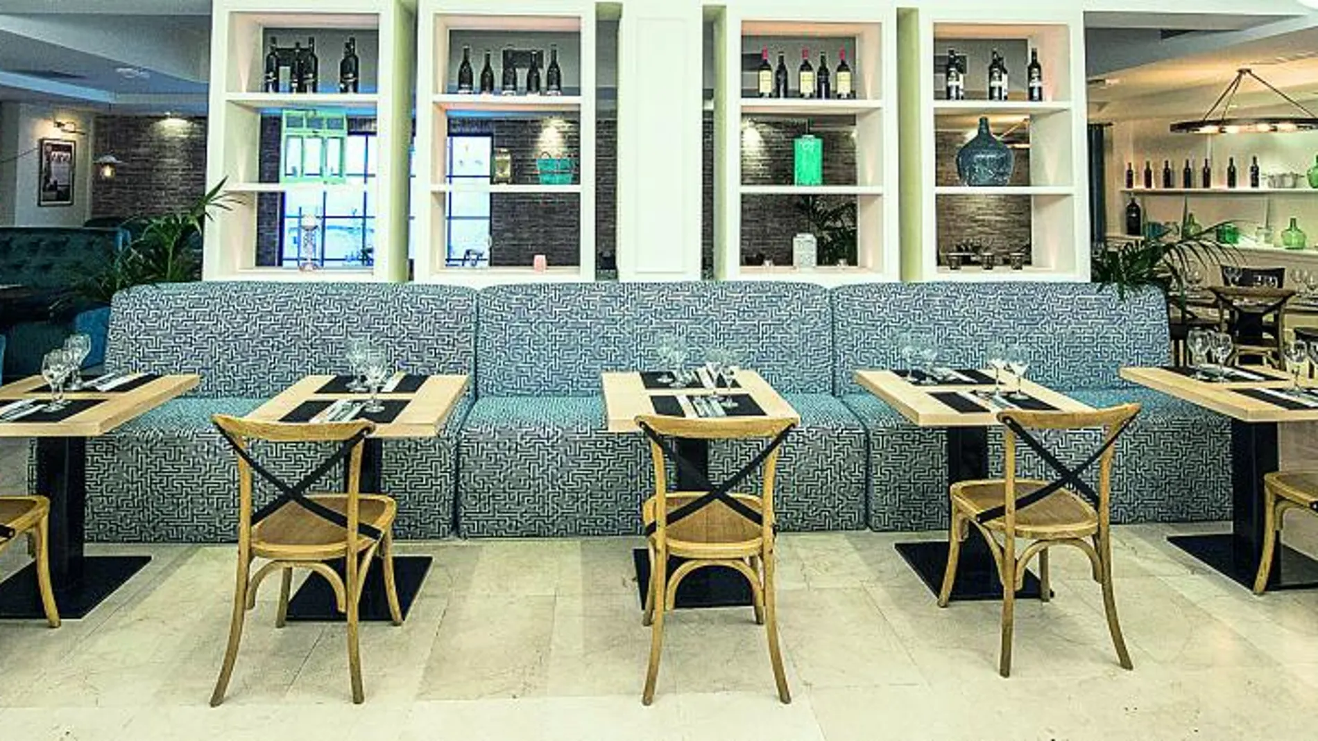El restaurante se inauguró en 2009 con una oferta gastronómica basada en seis o siete platos de pasta italiana.