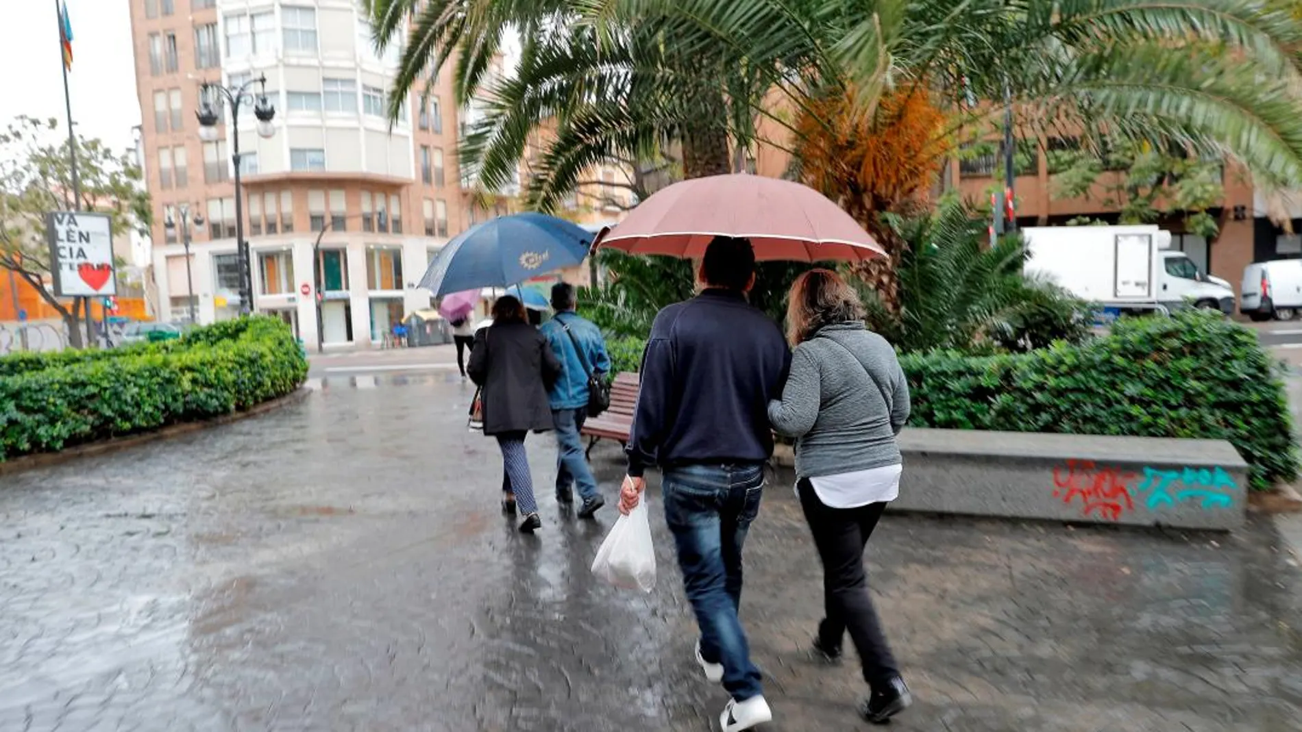 La Agencia Estatal de Meteorología prevé para mañana tiempo estable en la mayor parte del país, con posibilidad de lloviznas en Pirineos, litoral noreste peninsular, Baleares, litoral de Alborán y Melilla.