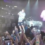 Justin Bieber recibe un botellazo en un concierto en Estocolmo