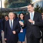 El Rey Felipe VI conversa con el presidente ruso, Vladimir Putin, en la ceremonia de inauguración de la Exposición Internacional 2017