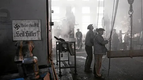 Oliver Hirschbiegel: «Hitler era irreemplazable»