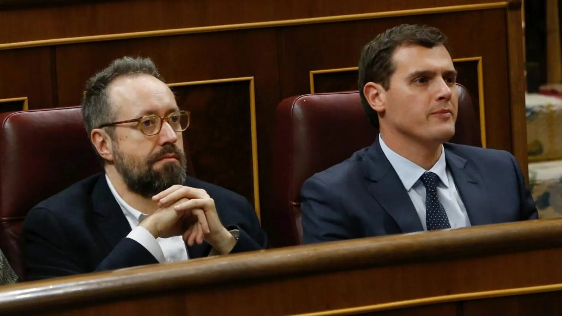 El presidente y el portavoz de Ciudadanos, Albert Rivera (d), y Juan Carlos Girauta (i).