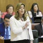 La presidenta de la Junta, Susana Díaz, ayer durante la sesión de control al Gobierno