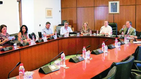 Diputados andaluces que integran la comisión de investigación que intenta depurar responsabilidades políticas por el presunto fraude en formación.