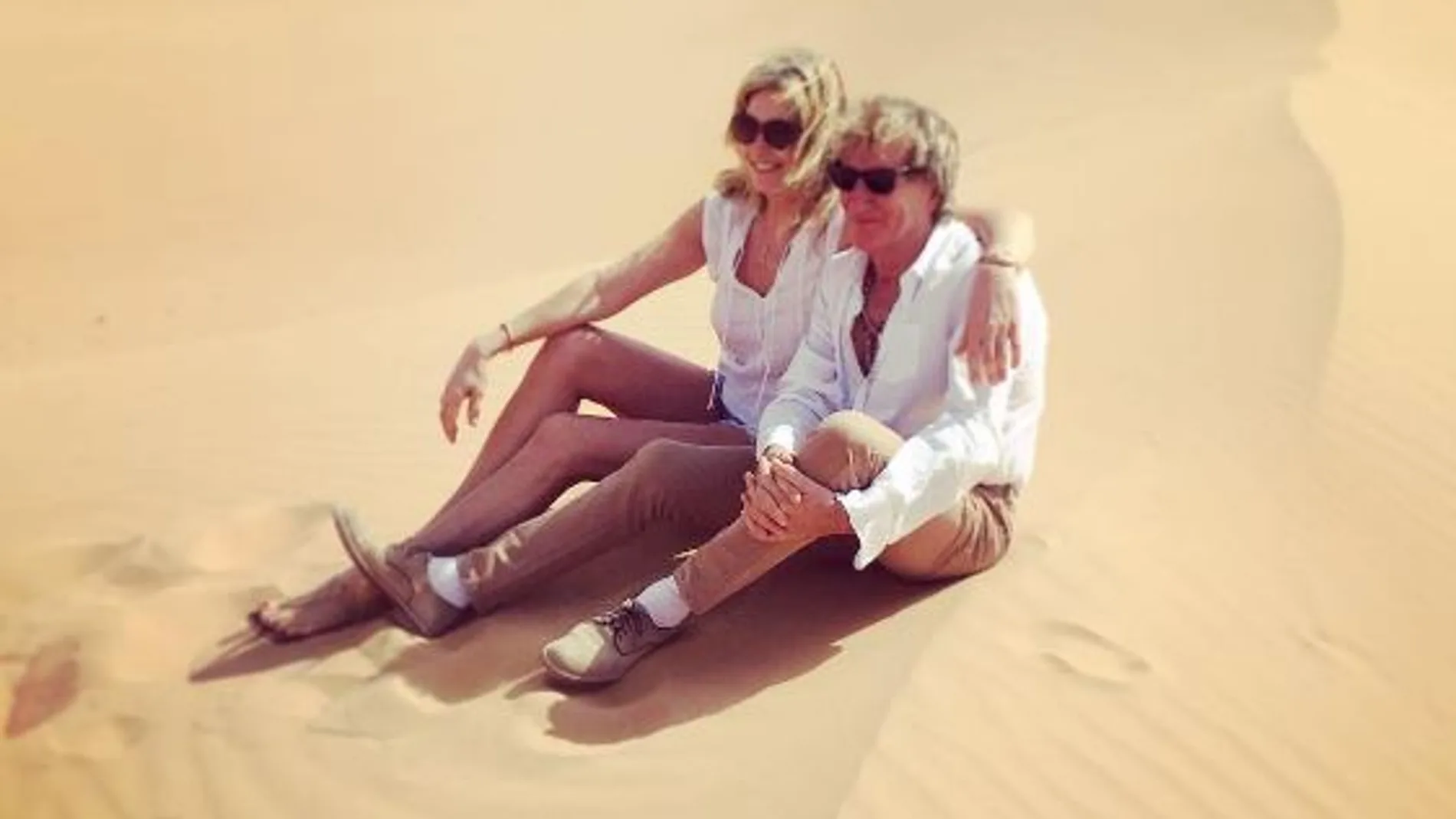 Rod Stewart con su mujer en Abu Dhabi