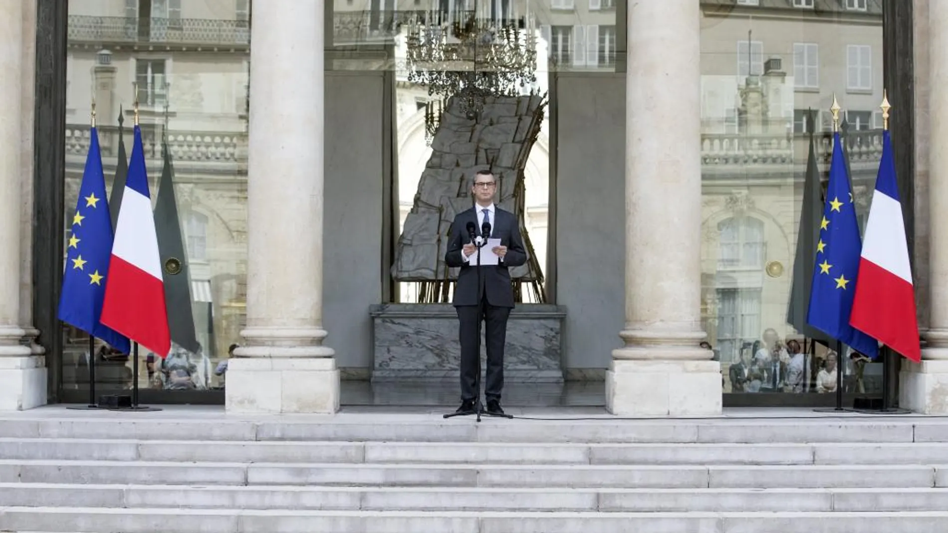 El secretario general del Elíseo, Alexis Kohler, anuncia los nuevos ministros del Gobierno de Macron en el Palacio del Elíseo en París