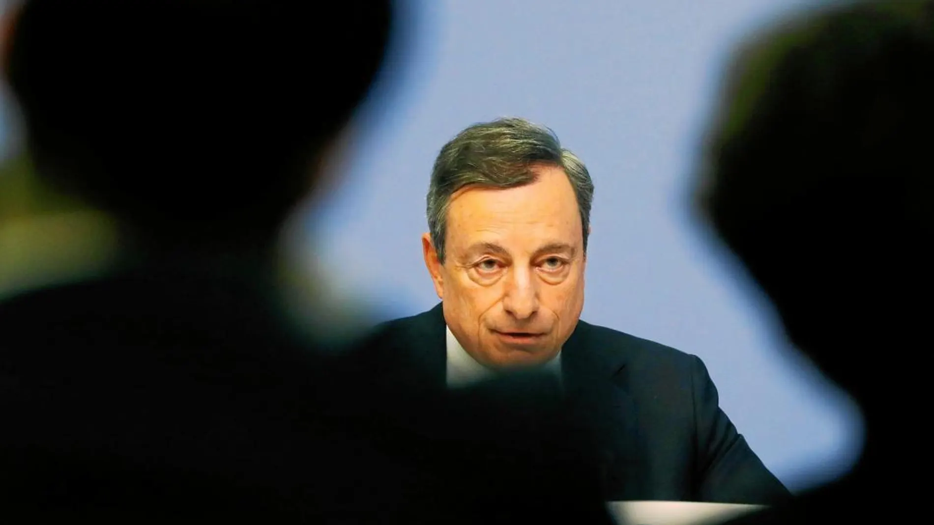 Draghi puso en marcha el programa de compra de deuda soberana para inyectar liquidez en el sistema y apoyar a los países de la eurozona más débiles de ataques especulativos