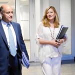 Pilar del Olmo junto a José Armando Baeta, momentos antes de ofrecer los datos de la contabilidad regional