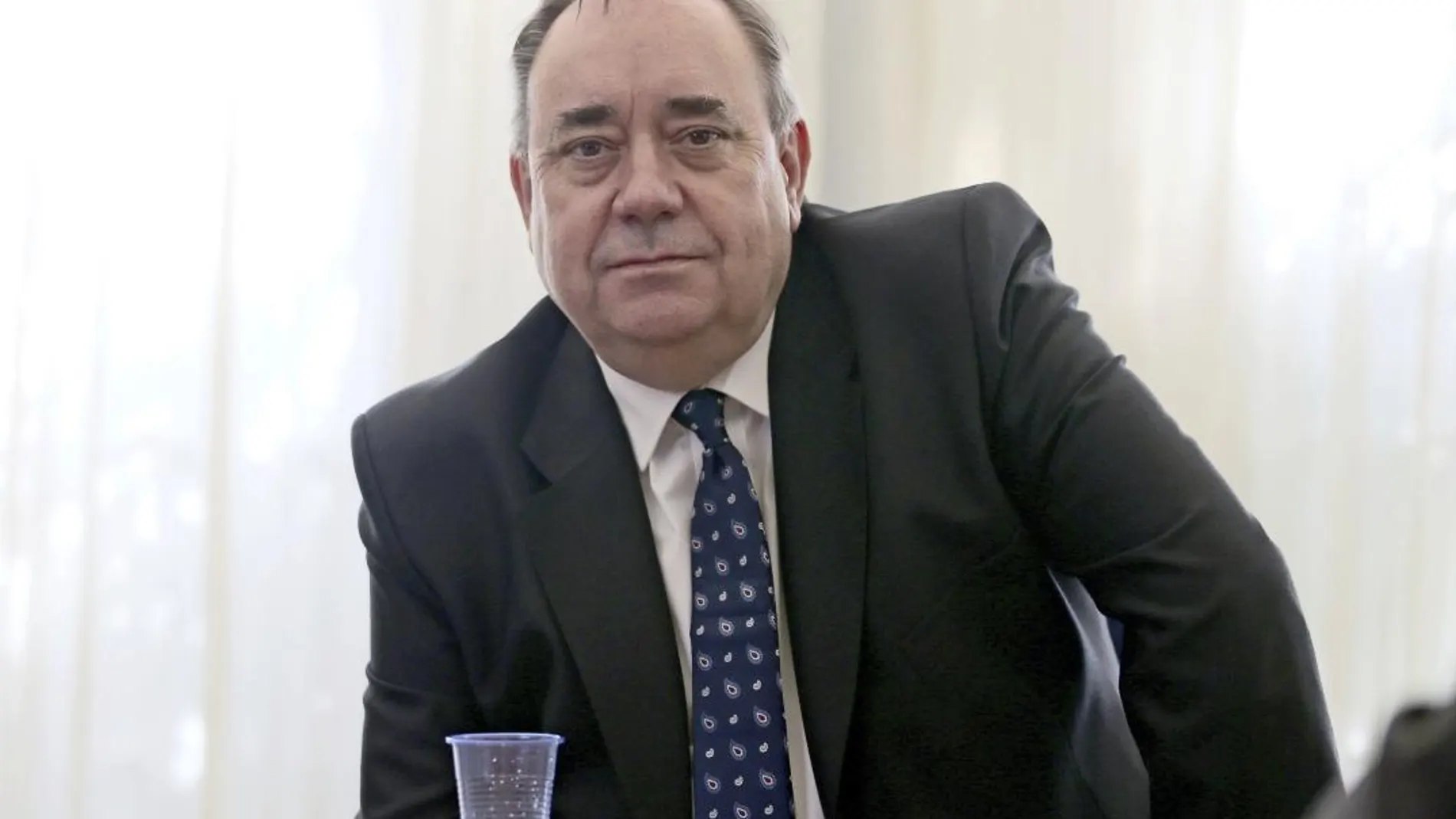 Alex Salmond dimite del SNP tras unas denuncias de acoso sexual