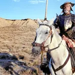 Una imagen del documental «Lost in La Mancha», con Jean Rochefort caracterizado como Quijote