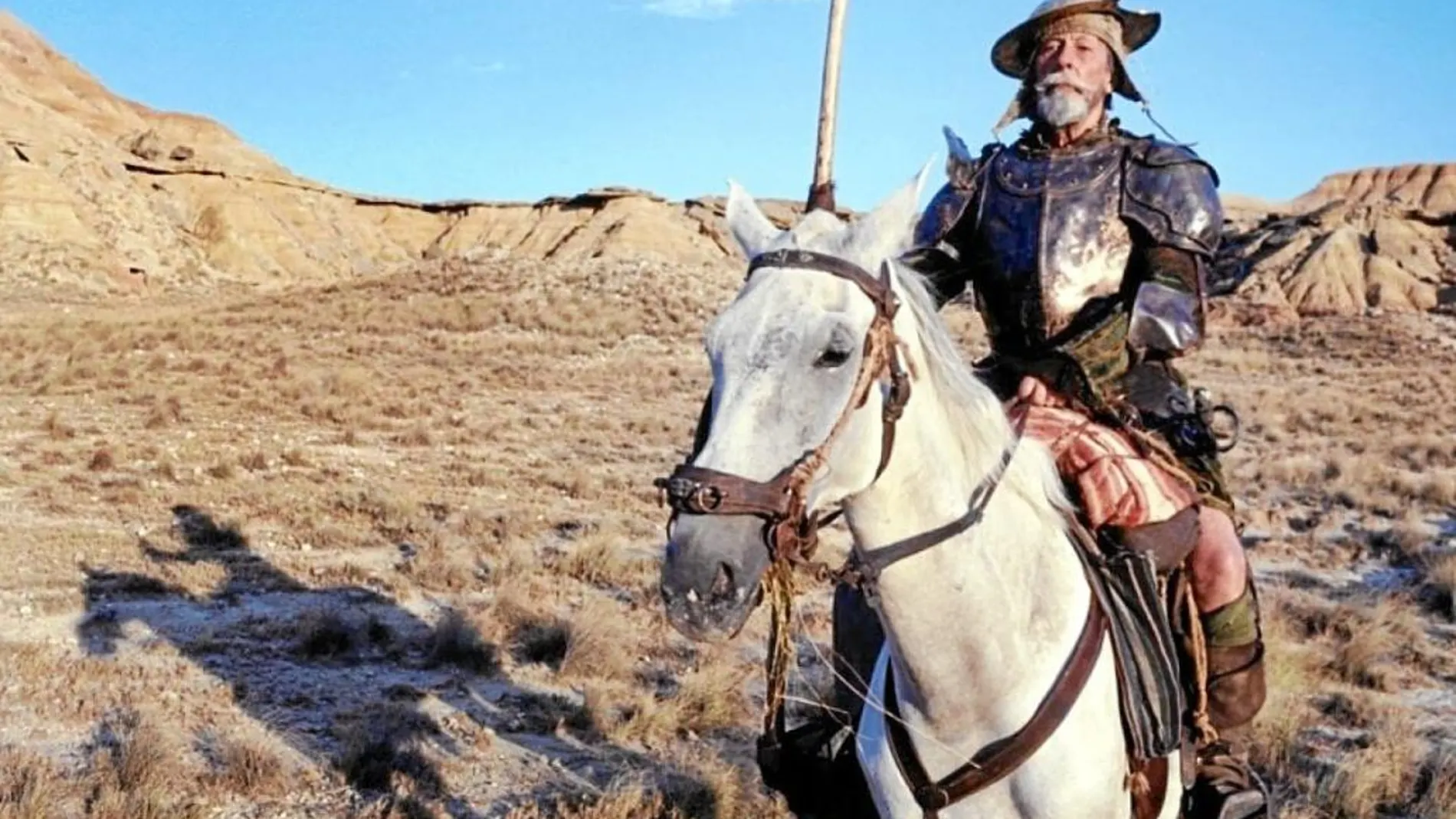 Una imagen del documental «Lost in La Mancha», con Jean Rochefort caracterizado como Quijote