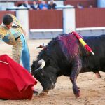 Fernando Flores toreando con la muleta