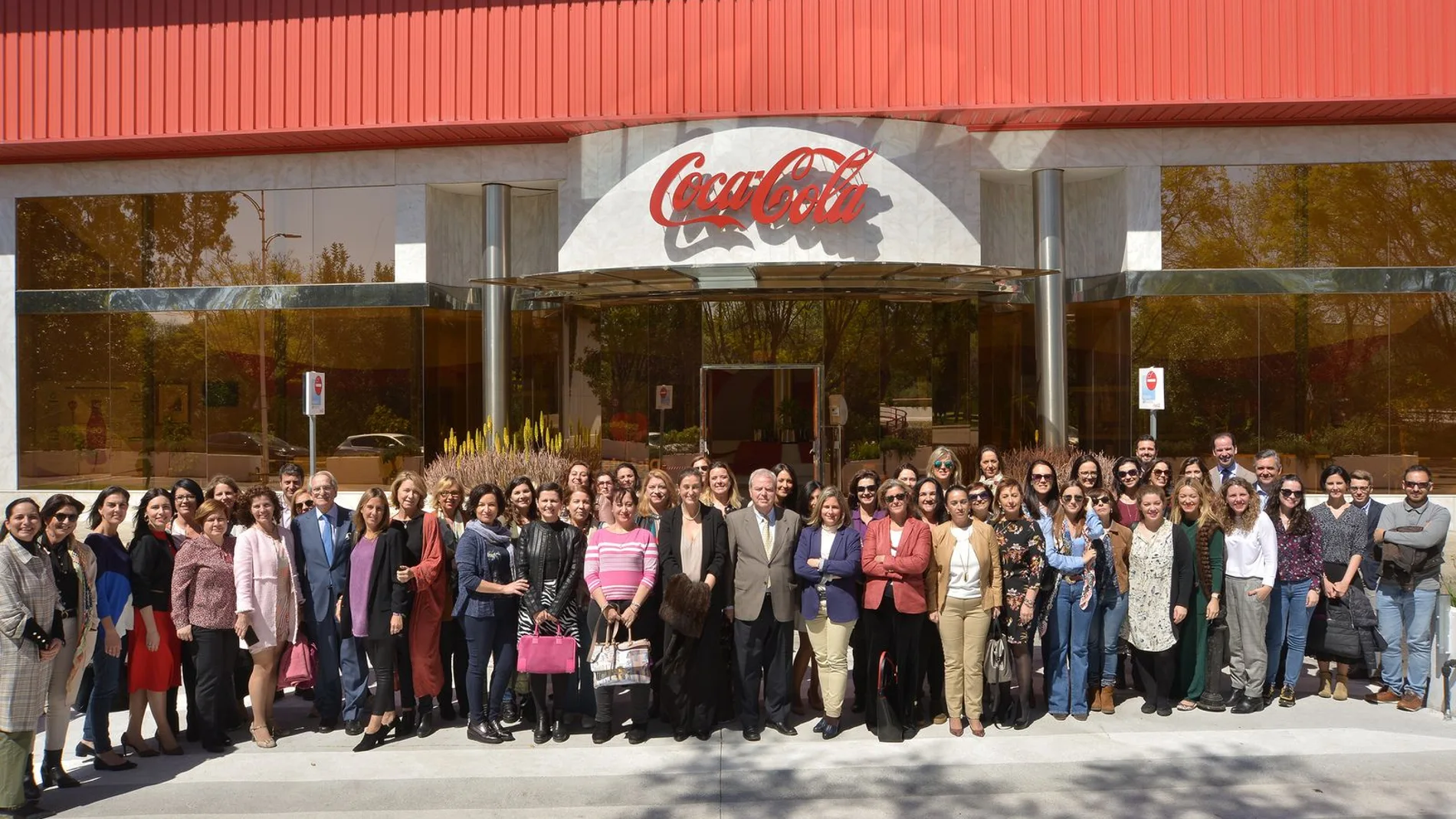 Foto de familia de los participantes en la jornada de trabajo / Foto: La Razón