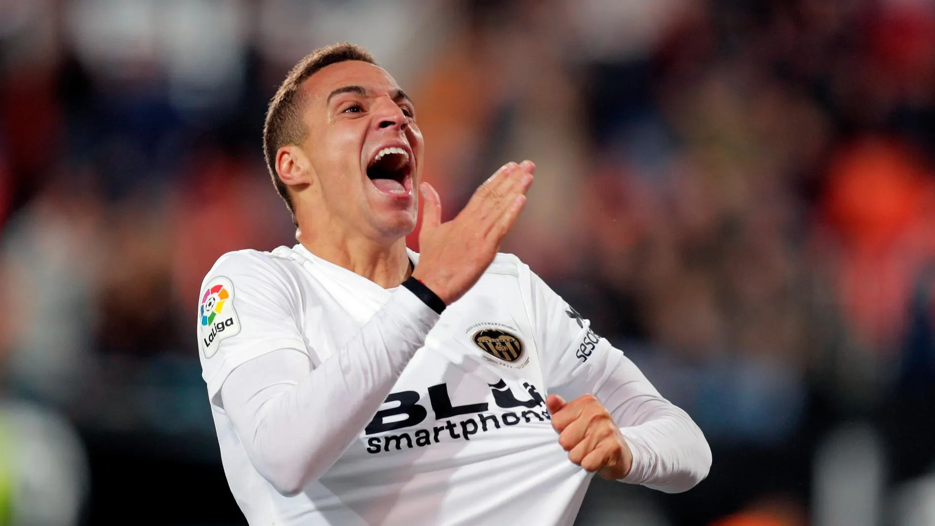 El delantero "ché"Rodrigo tras marcar el tercer gol de su equipo en la vuelta de la Copa del Rey ante el Getafe