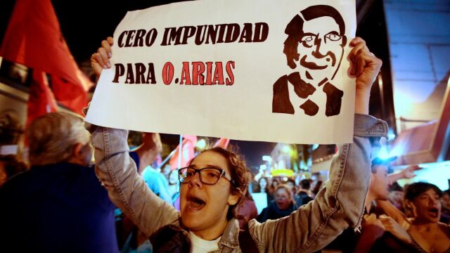 Mujeres marchan en Costa Rica para apoyar a las denunciantes contra Oscar Arias / Foto: Reuters