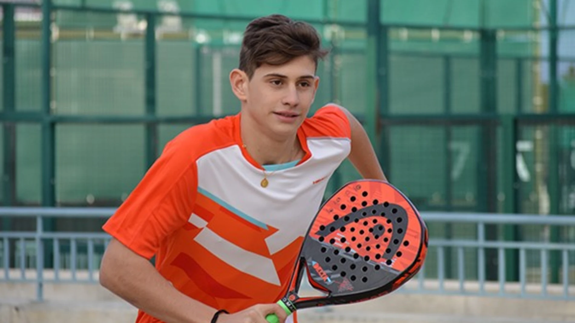 El futuro del pádel nacional, Iker del Valle, se une a HEAD