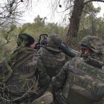 Soldados españoles, italianos, estadounidenses, británicos y daneses participan en las maniobras Trident Juncture 2015.