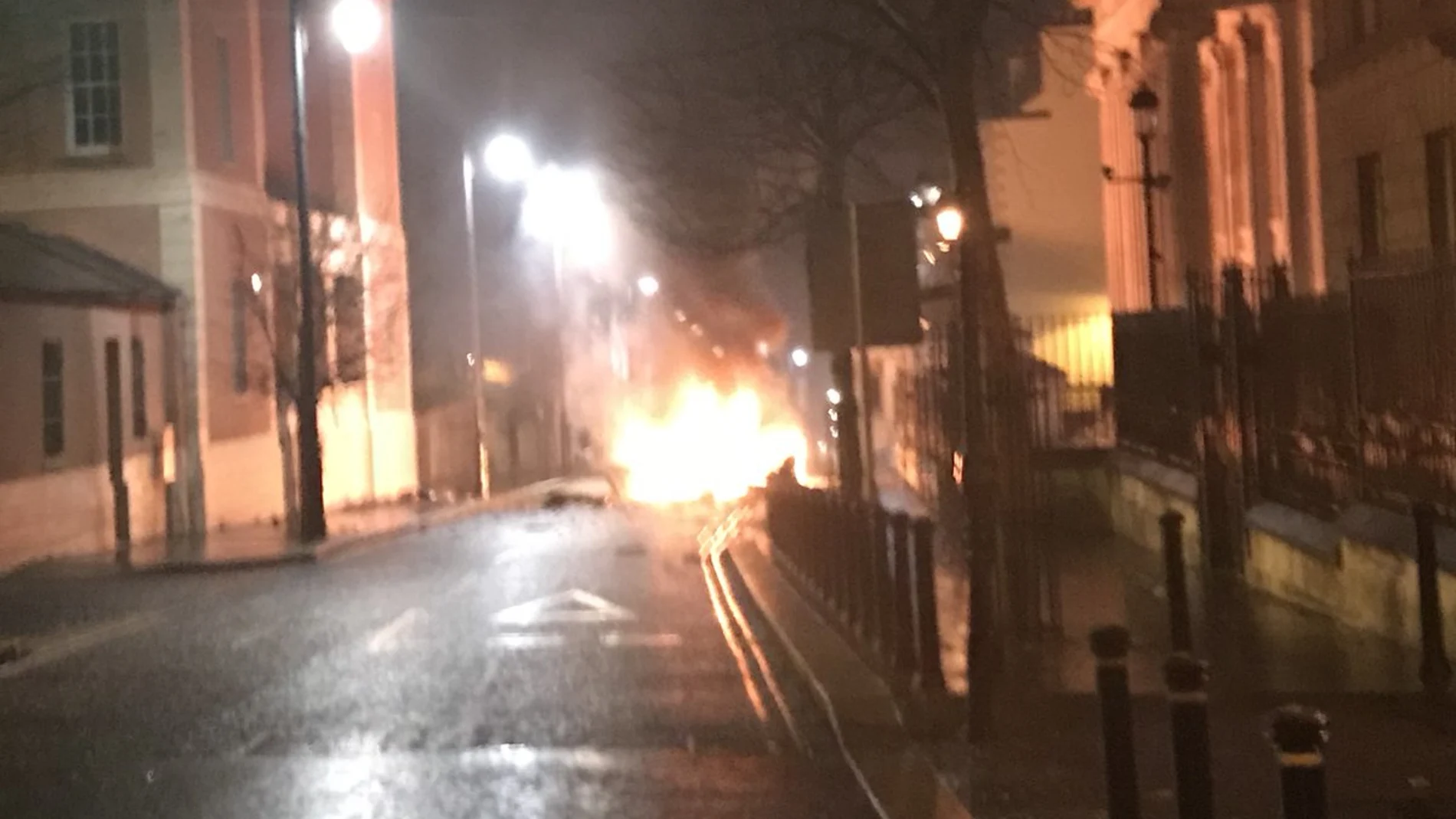 Ningún herido tras la explosión de un coche bomba en Londonderry