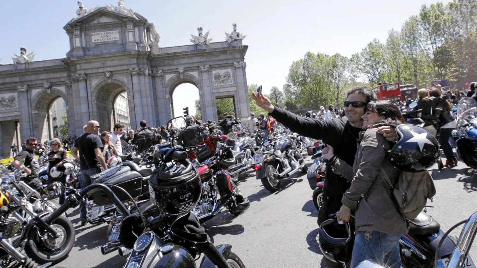 Carmena niega una concentración motera en el Retiro por Ángel Nieto