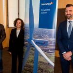 El director de Energí­a y Minas de la Junta, Ricardo González; la directora Generación de Naturgy, Ana Peris, y el responsable de Desarrollo de Renovables de Naturgy en Castilla y León, David Muñoz