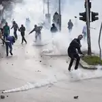  Choques con la policía en Kosovo tras el arresto de una diputada opositora